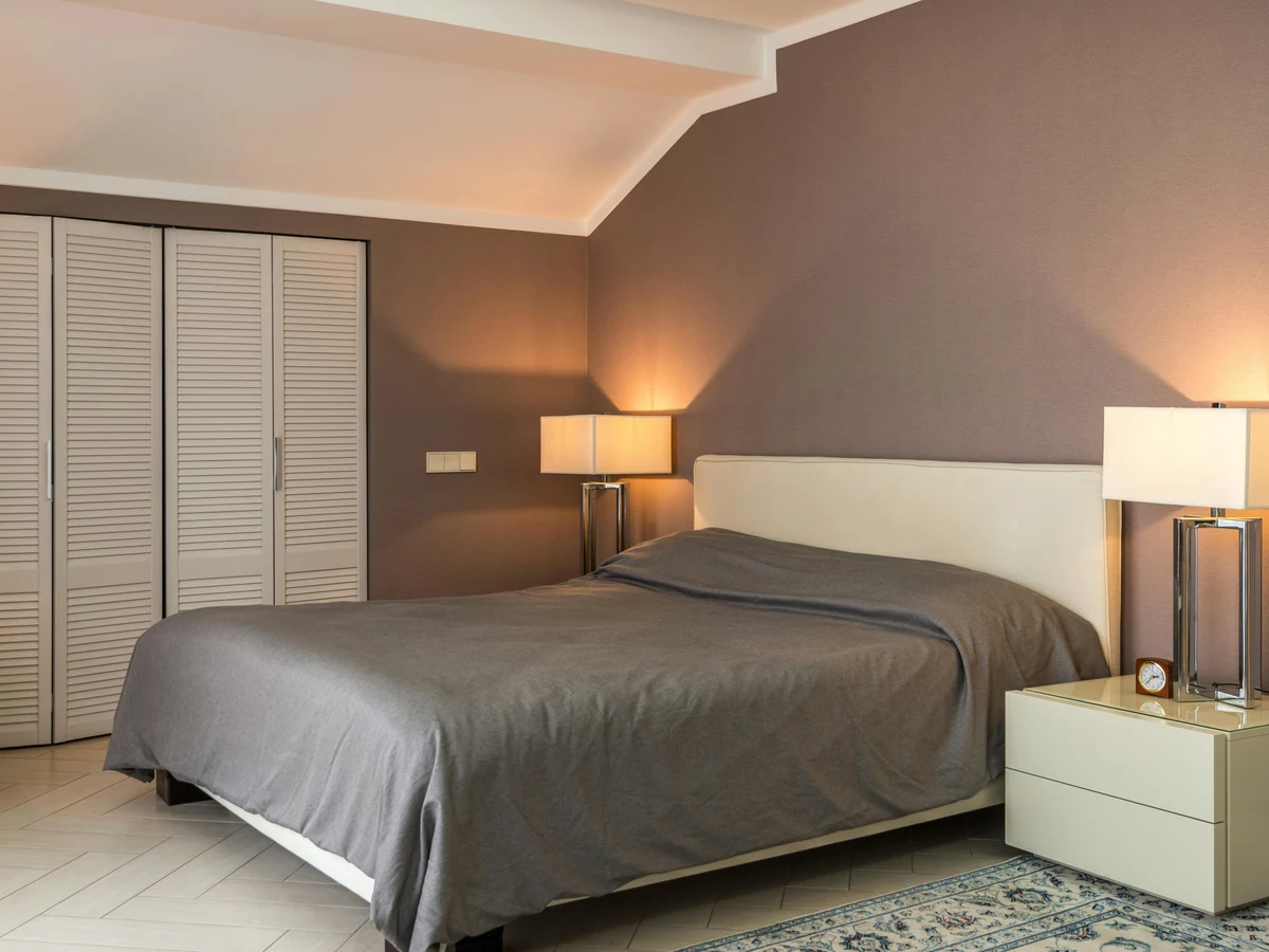 bedroom painting warm taupe walls sloped ceiling white coving preston rose decor