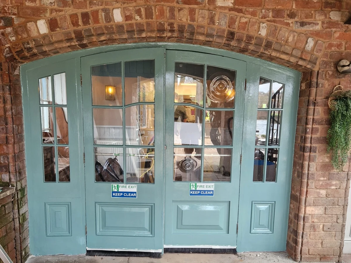 commercial-shopfront-painting-after-teal-preston-rose-decor commercial shopfront painting after teal preston rose decor 1