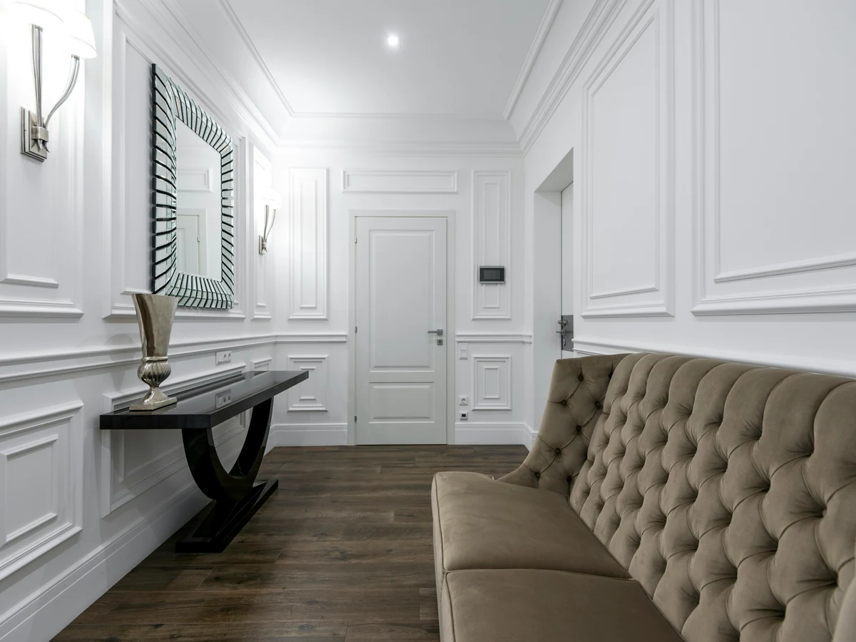 hallway-painting-white-panelled-walls-raised-moulding-console-mirror-preston-rose-decor hallway painting white panelled walls raised moulding console mirror preston rose decor
