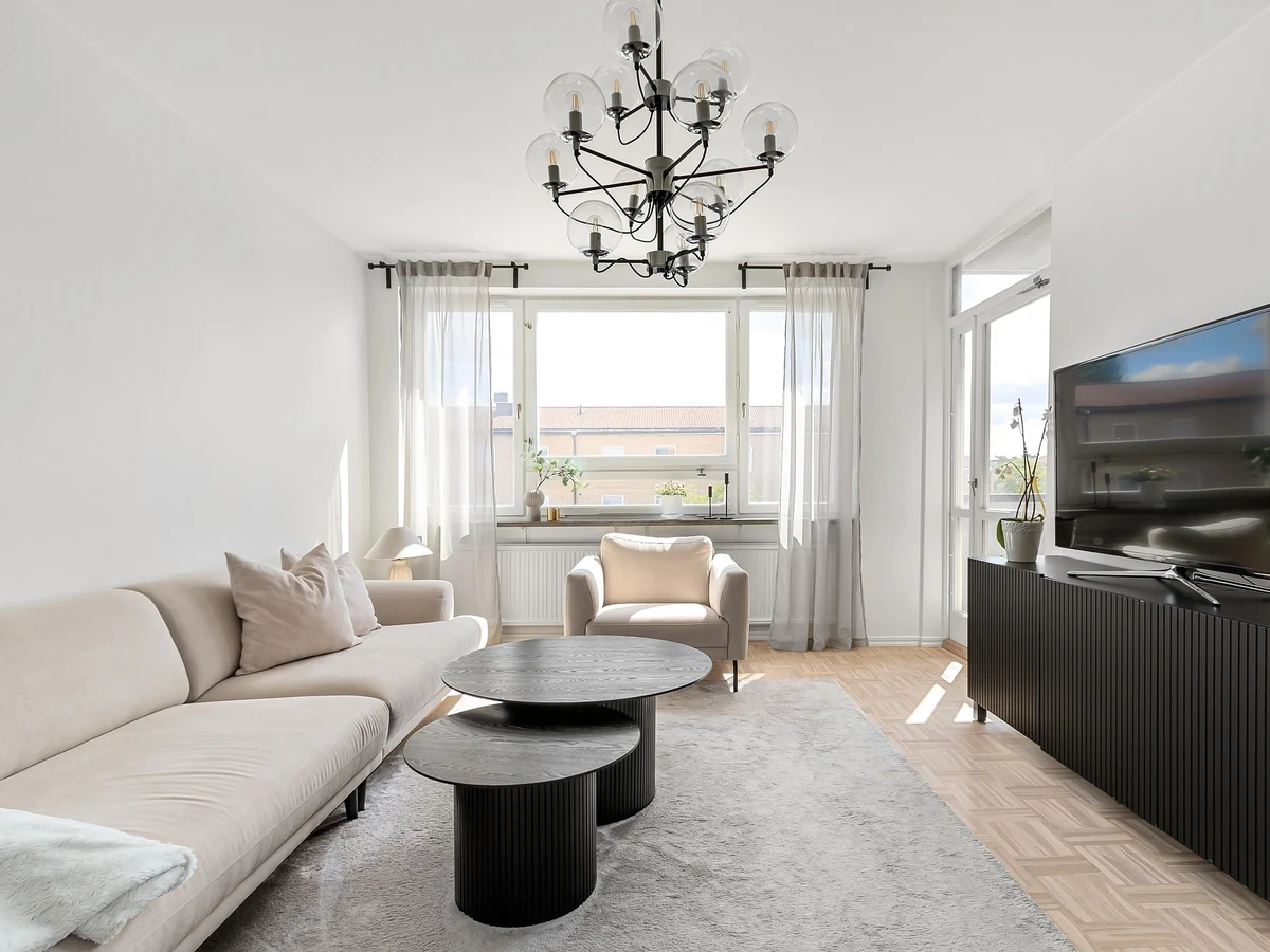 living-room-painting-white-walls-scandinavian-style-chandelier-black-sideboard-preston-rose-decor living room painting white walls scandinavian style chandelier black sideboard preston rose decor